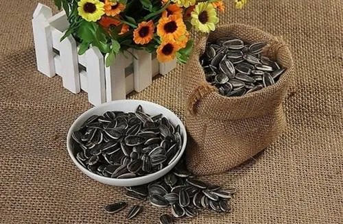 干果种类图片及名称 吃了这些干果有什么好处