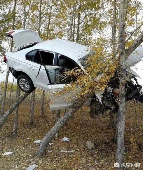 撞人后留下假手机号离开，算肇事逃逸吗？