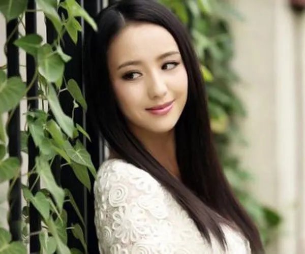 佟丽娅个人资料及图片 婚姻的不幸让她变化如此之大