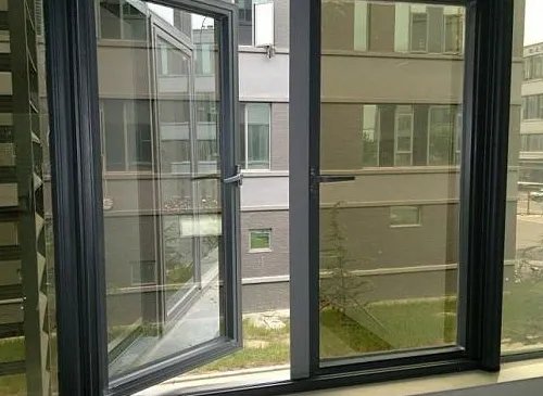 卷帘纱窗如何清洗