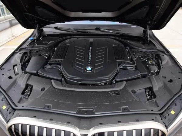 宝马最新价格播报：宝马7系最高综合优惠36万