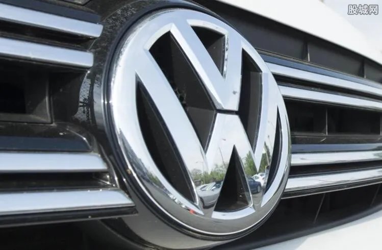 帕萨特行驶中自燃 大众汽车为什么频出安全隐患？