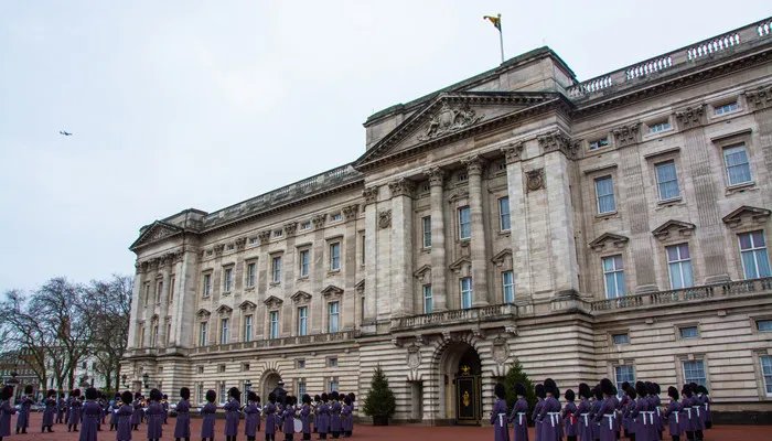 白金汉宫是哪个国家的 白金汉宫是哪个国家的建筑