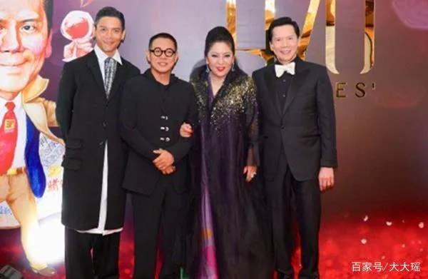 向太替李连杰澄清捐100亿传闻，并曝光李连杰真实家底，你怎么看