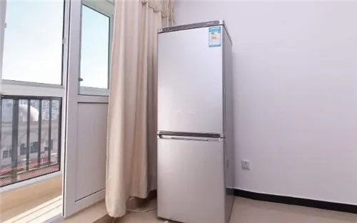 冰箱发热是怎么回事