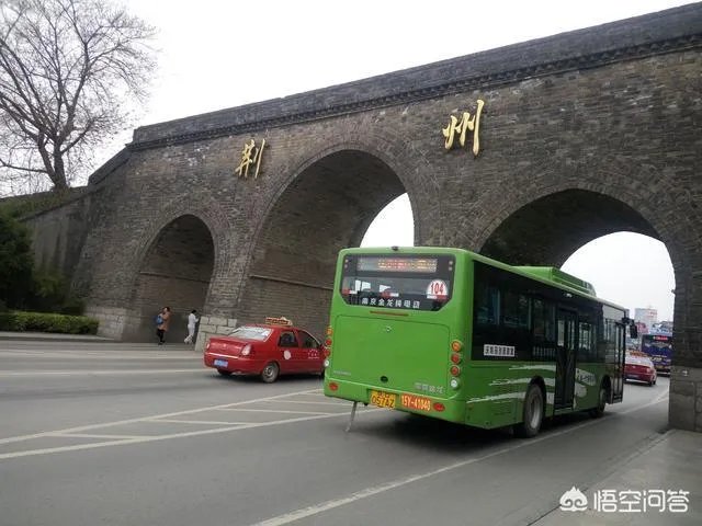 南京回收流失在外明城墙城砖8万块。除了南京，我国还有哪些有城墙的古城？哪个存留最完整？