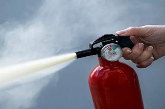 灭火器的使用方法口诀