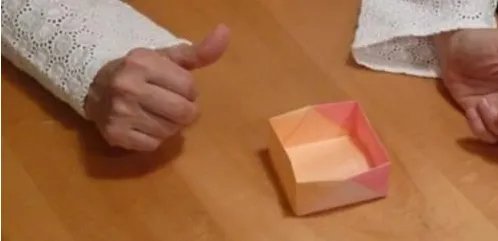 用纸怎么折盒子