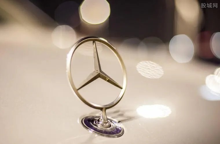 奔驰女车主违约 奔驰女车主因为什么事情违约了