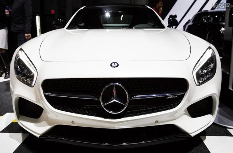 网友调戏奔驰客服 声称要买车但怕漏油被怒怼