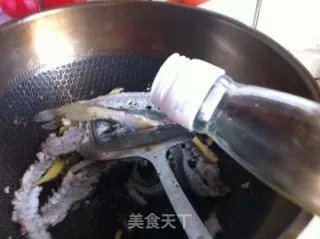 黄鱼煨面