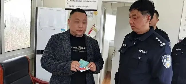 救坠江女孩牺牲的民警被追记一等功，如何减少这种悲剧的发生？