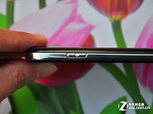 9.2毫米+杜比音效 双卡双核先锋E80w评测