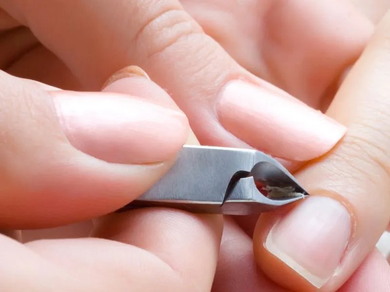 脚趾甲长肉里如何治疗