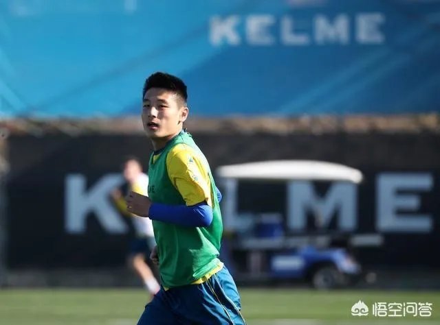 博尔哈16日开通微博@武磊,武磊马上互动:我的兄弟,明天再进一个。你怎么看?