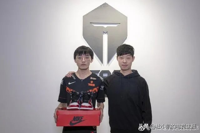 英雄联盟微博之夜电竞选手有排面，uzi排名超越CXK，the shy入围前十，怎么评价？