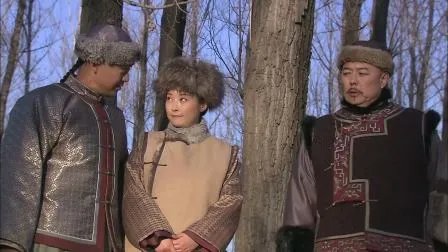 在《铁齿铜牙纪晓岚》中,纪晓岚和杜小月什么关系?