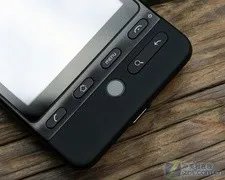 加入降价大军 黑色HTC Hero最新价2300元