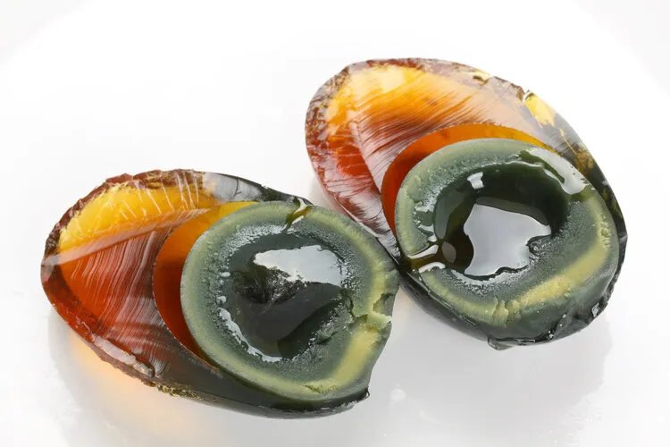 皮蛋被美国评为“最恶心食物”榜首，含铅能吃吗？为你揭开真相