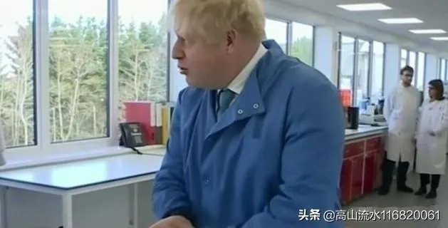 约翰逊能下床行走了，知道美国开出的“药方”了吗？