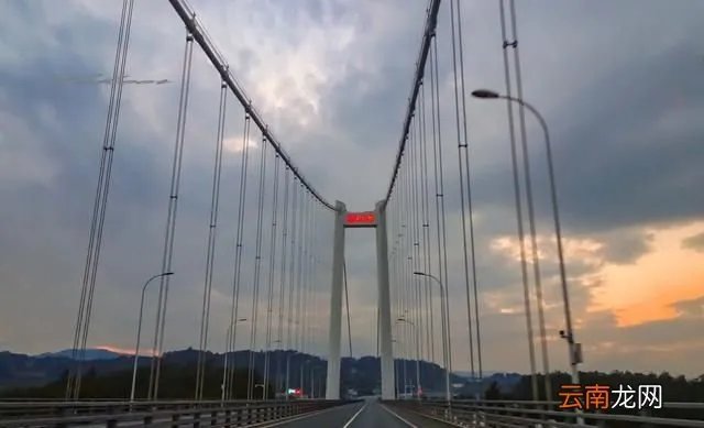 云南龙江特大桥简介