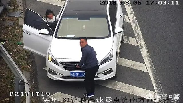 山东一司机在高速上仅1分钟驾照被扣30分，你怎么看？