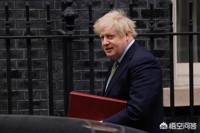 约翰逊能下床行走了，知道美国开出的“药方”了吗？