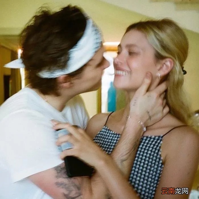 贝克汉姆一家组团秀恩爱 贝克汉姆结婚照