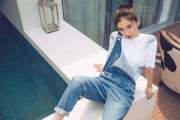 Baby挺巨肚探班黄晓明爬城墙，是挂念还是担心别人趁虚而入，baby对黄晓明真的不信任吗？