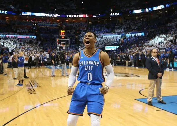 雷霆在落后25分逆转球队做出了哪些调整？