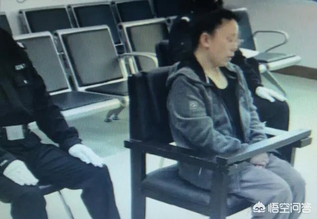 女司机突然打开车门致骑车人身亡，一审获刑1年，你怎么看？