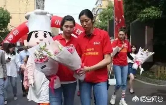 朱婷24岁生日将来临，她发起1129为贫困学校捐赠体育器材和图书的公益活动，你怎么看？