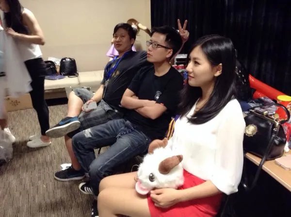 LOL小苍MM最新照片 妩媚动人摄人心魄