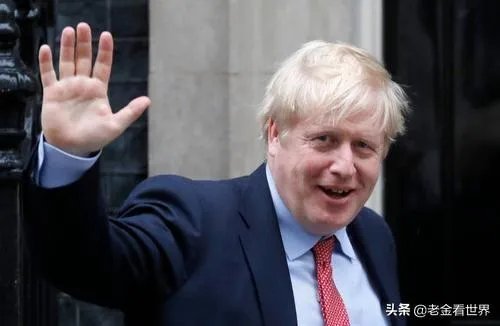 约翰逊能下床行走了，知道美国开出的“药方”了吗？