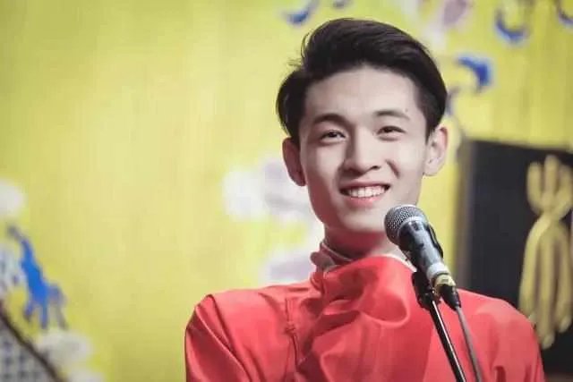 秦霄贤个人资料简介家里干什么的是富二代吗 秦霄贤家公司叫啥