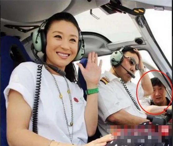 苗圃老公孩子照片龙凤胎几岁了 揭苗圃为啥甩罗晋嫁大21岁陈义红