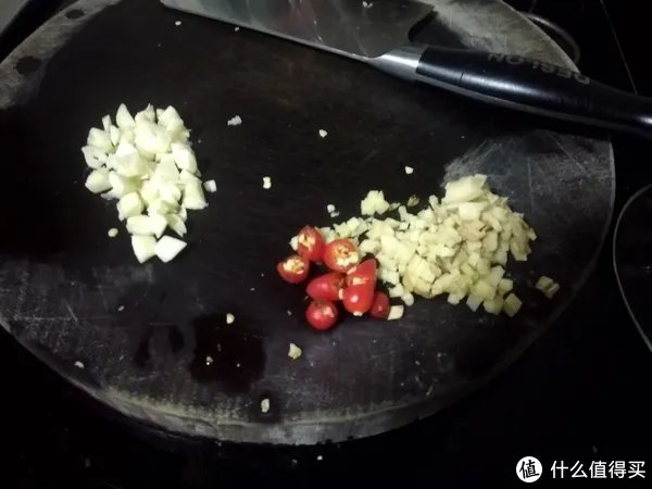 广东人煮“水曱甴（蟑螂）”？错了，那是在做和味龙虱
