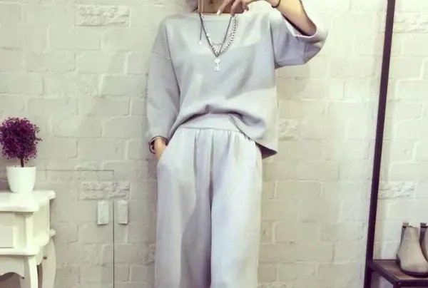 特朗普女儿和梅根王妃都喜欢的穿上巨显脚瘦的裤子究竟是什么?