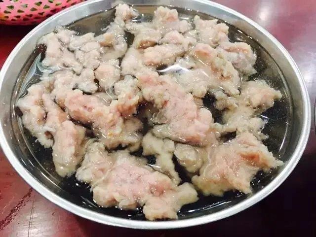 想在福州吃一碗正宗的牛滑，有什么地方可以推荐？