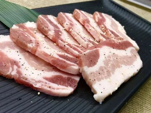 对于中秋节公司给员工送五花肉一事，员工都是何反应？