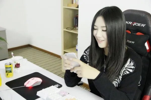 LOL小苍MM最新照片 妩媚动人摄人心魄