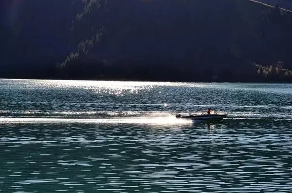 乌鲁木齐天池有什么特色?