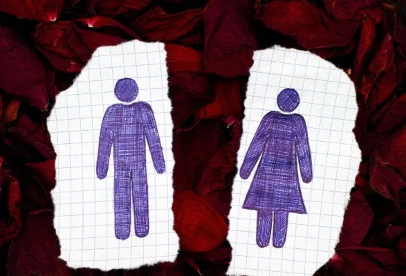 女儿离婚后与单身父亲同居