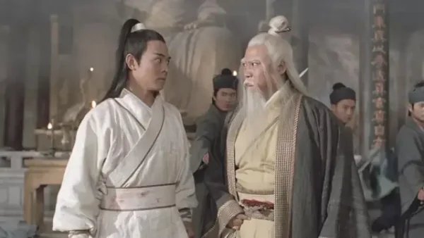 六大门派围攻光明顶的时候右使范遥为什么不出来护教？