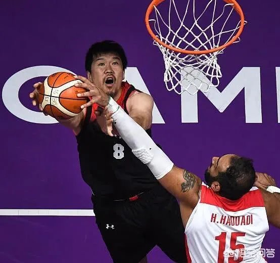 伊朗男篮大胜日本男篮26分，哈达迪砍下22分15篮板制霸内线，对此你怎么看？