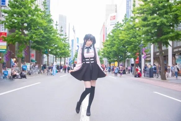 简直快乐！日本迷你裙之日的领域狂欢：小姐姐晒美照