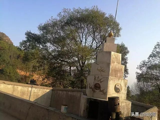 有哪些温柔且丧的句子？