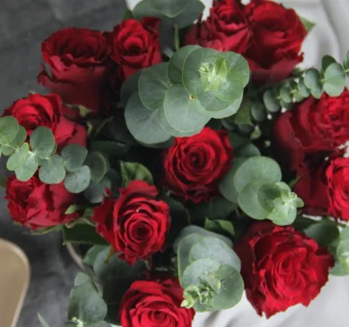 18朵玫瑰花代表什么意思 不同颜色的玫瑰花代表什么意思