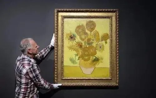 梵高名画《向日葵》被环保人士泼番茄汁，他们为何会有如此过激之举？