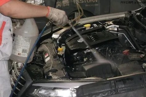 汽车发动机能用洗车的喷枪洗吗